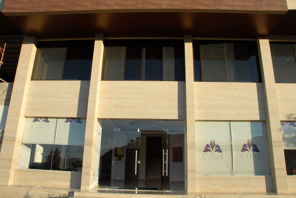 Iris Flower Hotel Jezzîne Exterior foto